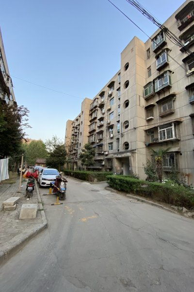 農(nóng)械廠(chǎng)社區(qū)綜述 優(yōu)點(diǎn)與不足及周邊房產(chǎn)中介評(píng)價(jià)